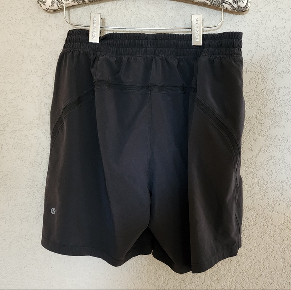 Lululemon shorts Size Medium - Picture 4 of 6